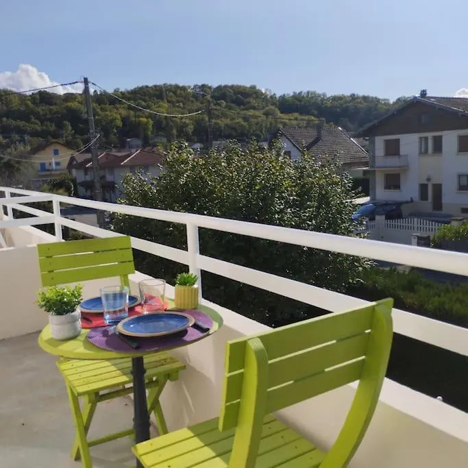Appartement Verdoyant Au Bord Du Lac Leman Entre Evian Et Thonon Dans Une Villa Publier