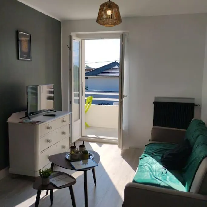 Appartement Verdoyant Au Bord Du Lac Leman Entre Evian Et Thonon Dans Une Villa Publier