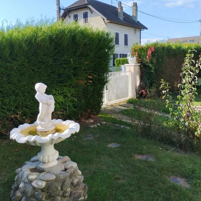 Appartement Verdoyant Au Bord Du Lac Leman Entre Evian Et Thonon Dans Une Villa Publier 0*,