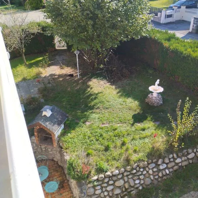 Appartement Verdoyant Au Bord Du Lac Leman Entre Evian Et Thonon Dans Une Villa Publier Apartment