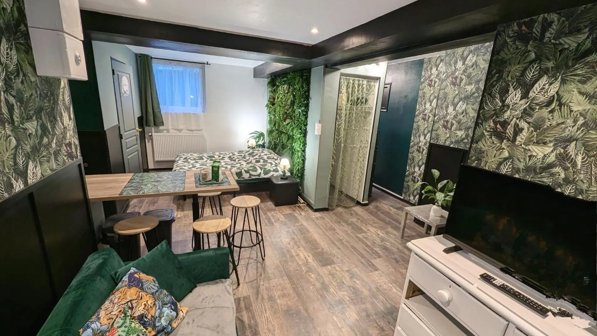 Appartement Verdoyant Au Bord Du Lac Leman Entre Evian Et Thonon Dans Une Villa Publier